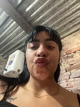 Snapshot of bebecam2002 chatting on November 2025 06:29:01 PM bebecam2002 online show from November 2025 06:29:01 PM