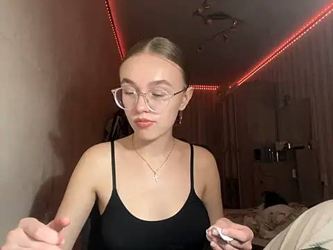 Snapshot of bellameow88 chatting on October 2025 12:04:02 PM bellameow88 online show from October 2025 12:04:02 PM