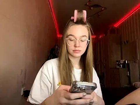 Snapshot of bellameow88 chatting on November 2025 06:04:02 AM bellameow88 online show from November 2025 06:04:02 AM