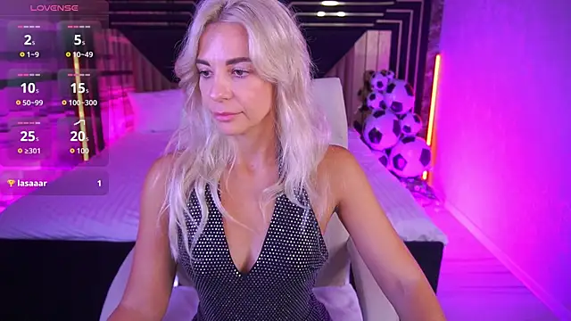 BellaRayyy online show from July 2026 01:17:02 PM