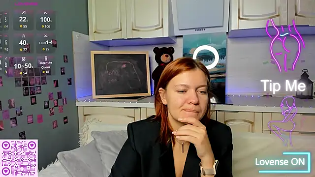 Snapshot of BattyBaker chatting on October 2025 01:13:01 AM BattyBaker online show from October 2025 01:13:01 AM