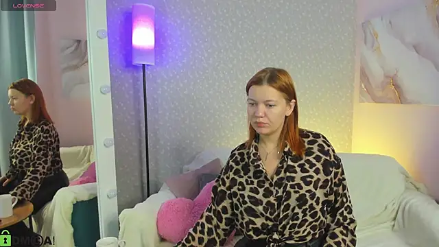 Snapshot of BattyBaker chatting on October 2025 02:10:01 AM BattyBaker online show from October 2025 02:10:01 AM