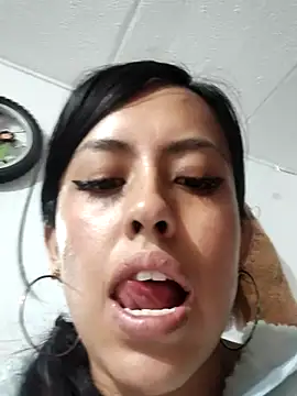 Snapshot of Queen_Ashly chatting on September 2025 02:02:02 AM Queen Ashly online show from September 2025 02:02:02 AM