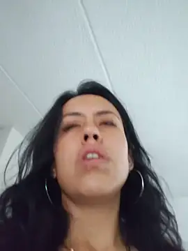 Snapshot of Queen_Ashly chatting on November 2025 08:13:02 PM Queen Ashly online show from November 2025 08:13:02 PM