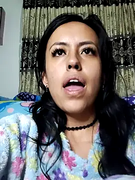 Snapshot of Queen_Ashly chatting on December 2025 02:32:02 AM Queen Ashly online show from December 2025 02:32:02 AM