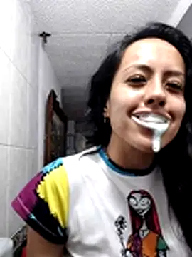 Snapshot of Queen_Ashly chatting on December 2025 01:45:02 AM Queen Ashly online show from December 2025 01:45:02 AM