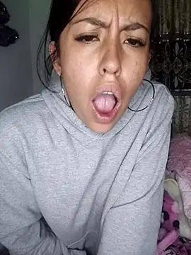 Snapshot of Queen_Ashly chatting on January 2026 03:21:01 AM Queen Ashly online show from January 2026 03:21:01 AM