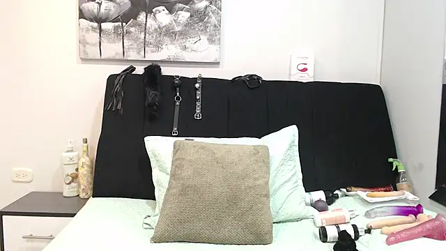 DonnaJoness online show from September 2025 08:30:01 PM