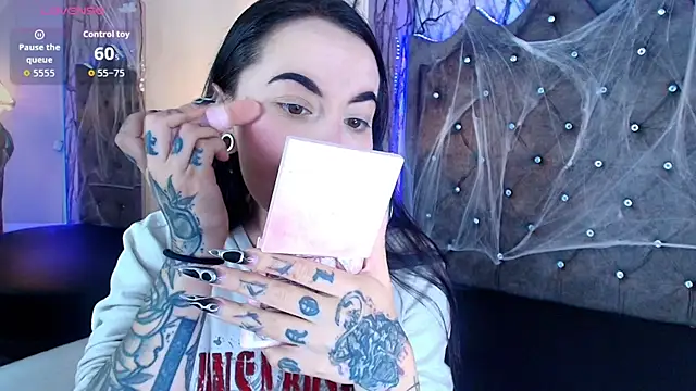 Zami Escobar of online show from October 2025 06:52:01 PM