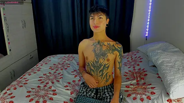 Snapshot of Dark_luckyyy chatting on November 2025 06:01:01 AM Dark luckyyy online show from November 2025 06:01:01 AM