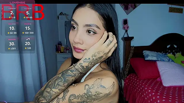 mia yireth online show from November 2025 12:27:02 AM