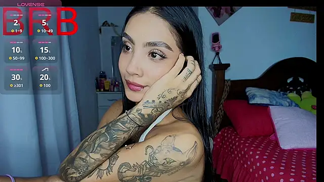 mia yireth online show from December 2025 11:43:01 PM
