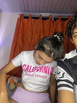 Snapshot of Nezuko-uWux chatting on September 2025 06:28:02 AM Nezuko-uWux online show from September 2025 06:28:02 AM