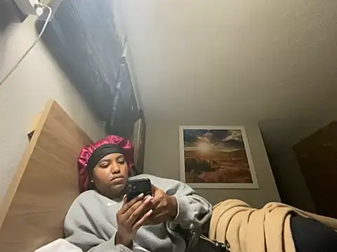 Snapshot of princesslivv chatting on October 2025 10:38:01 PM princesslivv online show from October 2025 10:38:01 PM