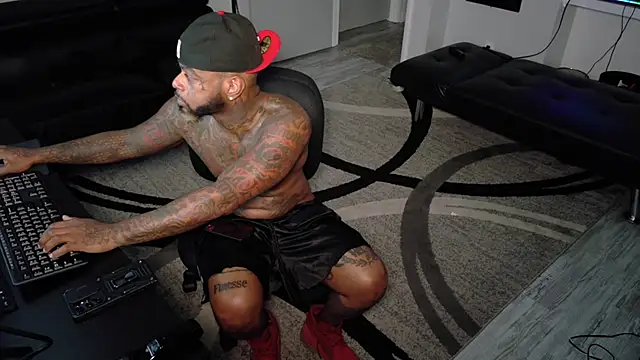 SLANGONDEMHOES online show from October 2025 06:21:01 PM