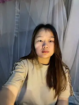 Hinne07 online show from November 2025 12:31:02 AM