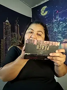 curvy diva  online show from May 2026 10:00:01 AM