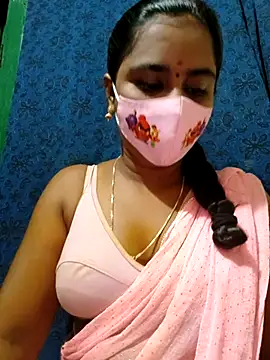 Snapshot of mini-queen chatting on September 2025 04:18:01 PM mini-queen online show from September 2025 04:18:01 PM