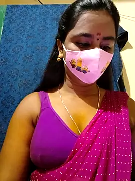 Snapshot of mini-queen chatting on September 2025 11:10:01 AM mini-queen online show from September 2025 11:10:01 AM