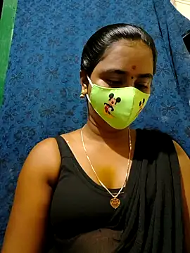 Snapshot of mini-queen chatting on September 2025 06:18:02 PM mini-queen online show from September 2025 06:18:02 PM