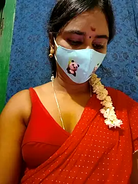 Snapshot of mini-queen chatting on September 2025 11:42:01 AM mini-queen online show from September 2025 11:42:01 AM