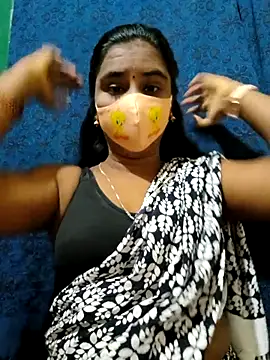 Snapshot of mini-queen chatting on September 2025 06:20:01 PM mini-queen online show from September 2025 06:20:01 PM