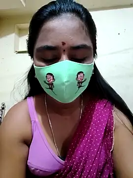 Snapshot of mini-queen chatting on September 2025 03:23:02 AM mini-queen online show from September 2025 03:23:02 AM