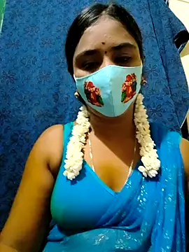 Snapshot of mini-queen chatting on October 2025 03:41:01 PM mini-queen online show from October 2025 03:41:01 PM