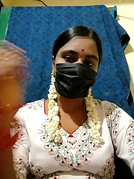 Snapshot of mini-queen chatting on October 2025 05:23:02 PM mini-queen online show from October 2025 05:23:02 PM