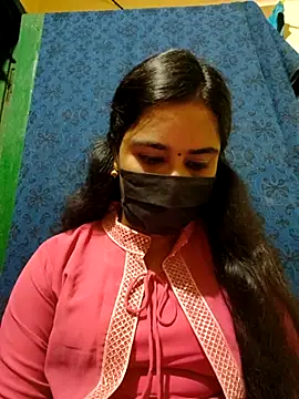 Snapshot of mini-queen chatting on October 2025 09:52:02 AM mini-queen online show from October 2025 09:52:02 AM