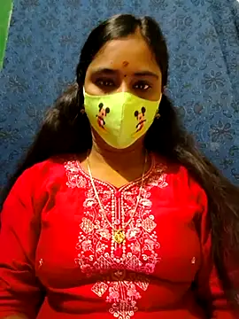 Snapshot of mini-queen chatting on October 2025 05:09:02 PM mini-queen online show from October 2025 05:09:02 PM