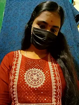 Snapshot of mini-queen chatting on October 2025 05:30:01 PM mini-queen online show from October 2025 05:30:01 PM