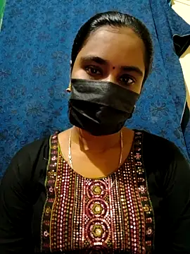 Snapshot of mini-queen chatting on October 2025 06:12:01 PM mini-queen online show from October 2025 06:12:01 PM