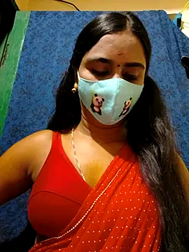 Snapshot of mini-queen chatting on October 2025 06:08:01 PM mini-queen online show from October 2025 06:08:01 PM