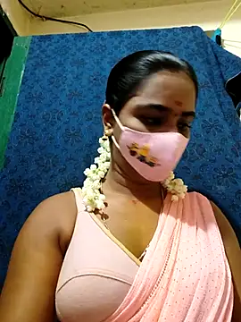 Snapshot of mini-queen chatting on November 2025 02:08:01 PM mini-queen online show from November 2025 02:08:01 PM