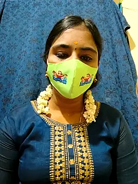 Snapshot of mini-queen chatting on November 2025 06:22:01 AM mini-queen online show from November 2025 06:22:01 AM