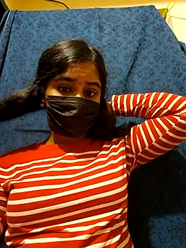 Snapshot of mini-queen chatting on December 2025 11:15:01 AM mini-queen online show from December 2025 11:15:01 AM