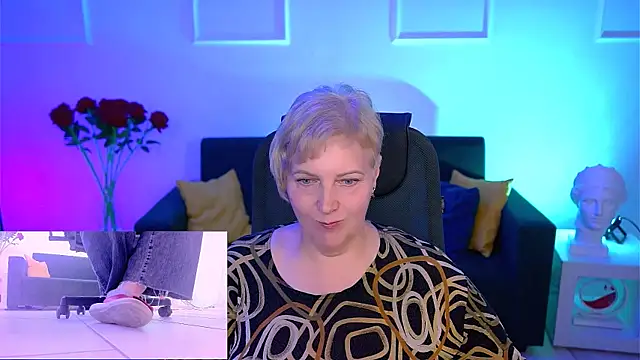 MaryMogan online show from October 2025 08:44:02 AM