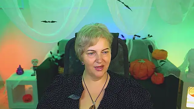 MaryMogan online show from October 2025 04:24:01 AM