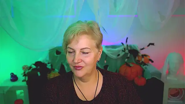 MaryMogan online show from October 2025 12:22:02 PM