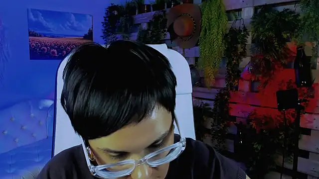 Snapshot of LauraDavidsons chatting on September 2025 12:40:02 PM LauraDavidsons online show from September 2025 12:40:02 PM