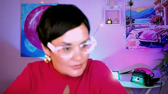 Snapshot of LauraDavidsons chatting on September 2025 07:29:01 PM LauraDavidsons online show from September 2025 07:29:01 PM