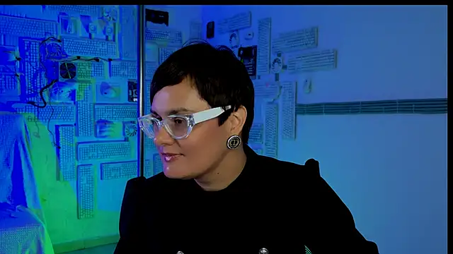 Snapshot of LauraDavidsons chatting on October 2025 04:05:02 PM LauraDavidsons online show from October 2025 04:05:02 PM