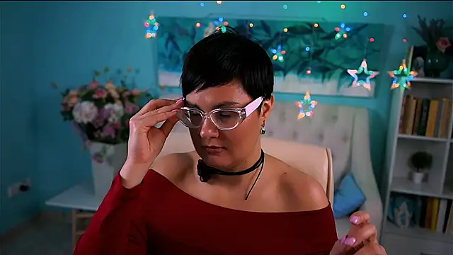 Snapshot of LauraDavidsons chatting on November 2025 04:20:01 PM LauraDavidsons online show from November 2025 04:20:01 PM