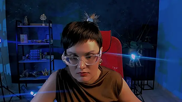 Snapshot of LauraDavidsons chatting on November 2025 04:49:01 PM LauraDavidsons online show from November 2025 04:49:01 PM