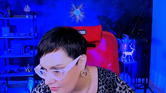 Snapshot of LauraDavidsons chatting on November 2025 01:14:02 PM LauraDavidsons online show from November 2025 01:14:02 PM