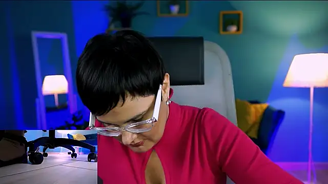 Snapshot of LauraDavidsons chatting on December 2025 07:29:02 PM LauraDavidsons online show from December 2025 07:29:02 PM