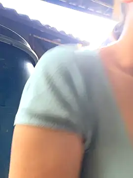 Snapshot of Binjt chatting on December 2025 02:42:02 AM Binjt online show from December 2025 02:42:02 AM