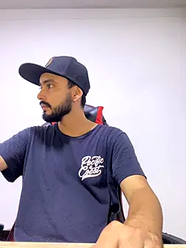 cristopher wallacee online show from October 2025 10:18:02 PM