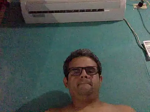 Snapshot of Katracho6969 chatting on October 2025 03:40:01 AM Katracho6969 online show from October 2025 03:40:01 AM